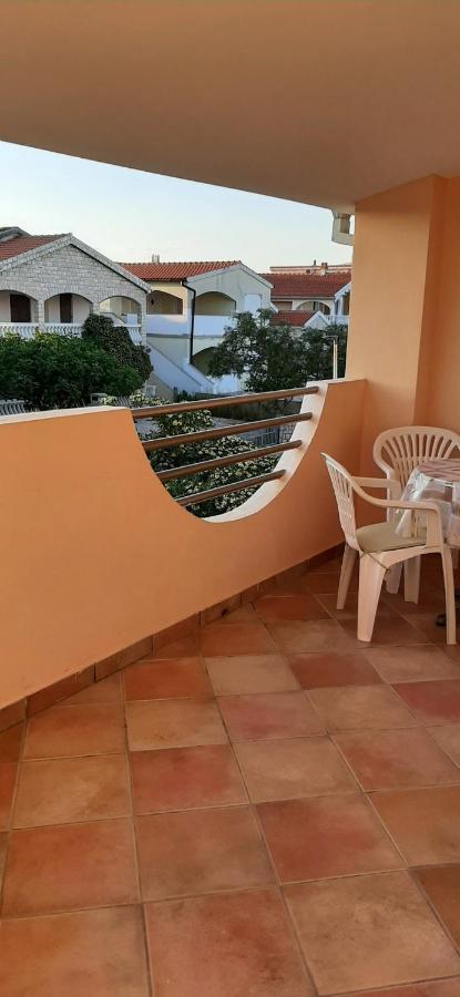 Villa Dobra Family Apartments Vir Buitenkant foto